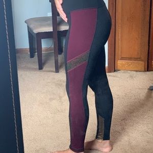 EUC Betsey Johnson yoga performance leggings xs